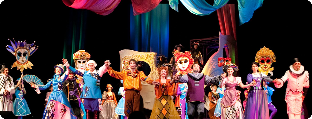 Химчистка театральных костюмов и ростовых кукол. <br>